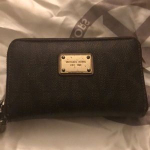 Micheal Kors wallet/ wristlet